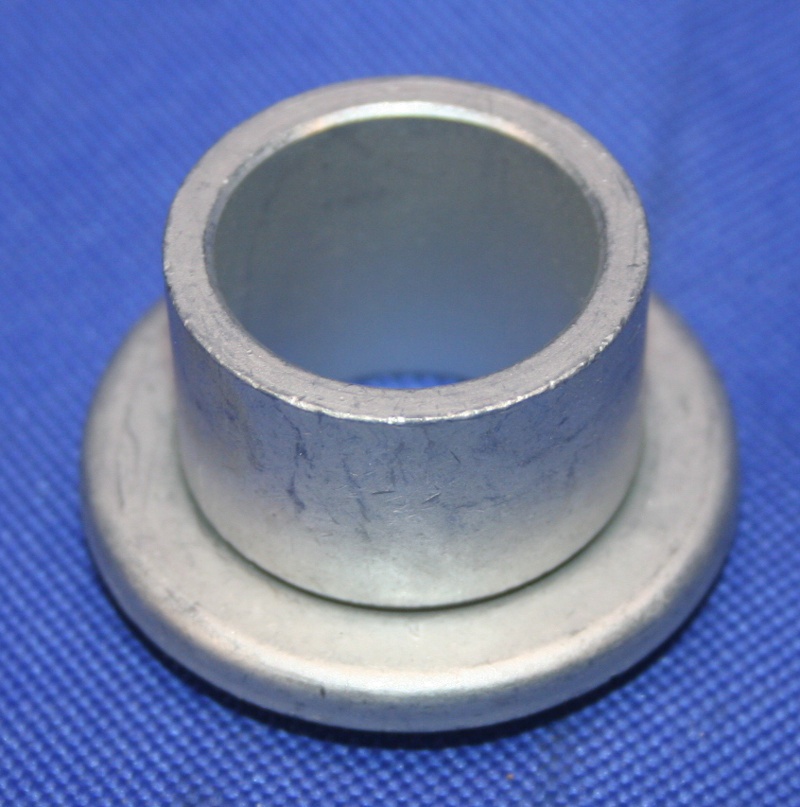 Distanzst&uuml;ck Steckachse K75/100 li.Lang ca.27mm 3 Speichen