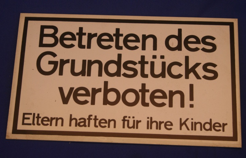 Hinweischild Betreten des Grunst&uuml;cks verboten ca. 25x15cm ws