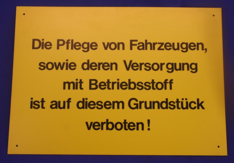 Hinweisschild Die Pflege von Fahrzeugen 35x25cm Gelb gelocht