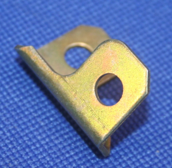 Halter K&uuml;hlerverkleidung re K100 Basis f&uuml;r kleines Gitter