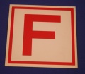 Hinweischild Feuerlöscher (F) ca. 12x12 cm weis/ rotes F